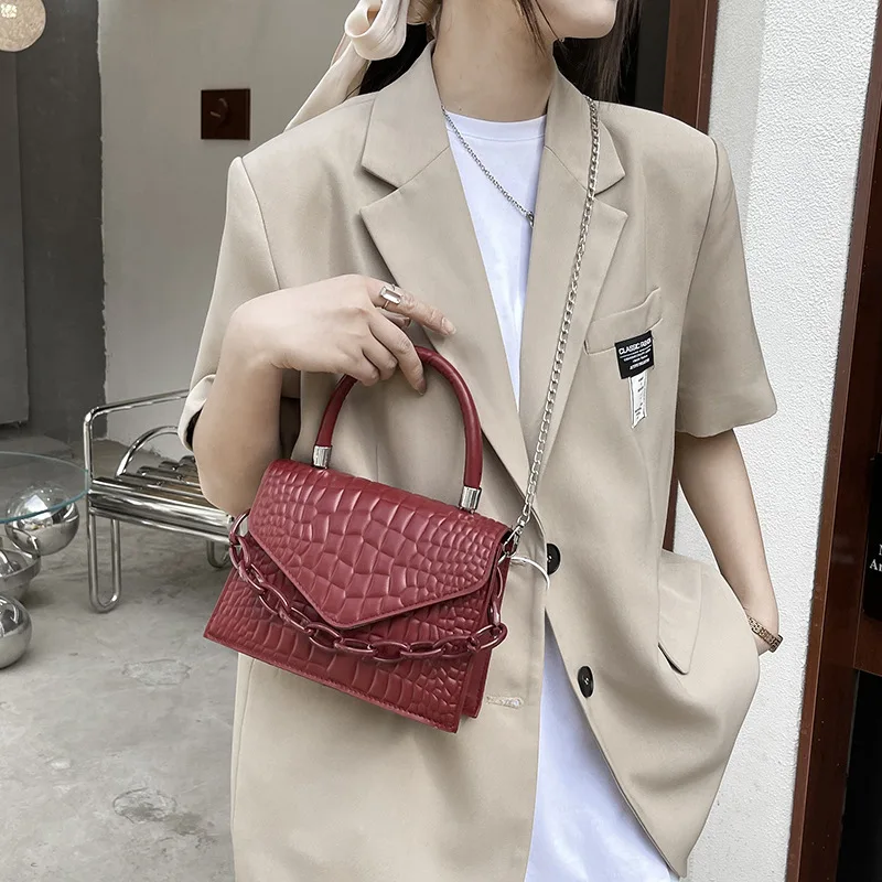 2021 Fashion crocodile pattern gold chain women's handbag armpit bag texture chain shoulder bag western style messenger bag
2021 Fashion crocodile pattern gold chain women's handbag armpit bag texture chain shoulder bag western style messenger bag