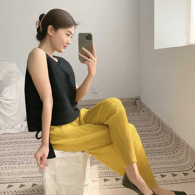 LANMREM Fold T-shirt for Women 2021 Summer Sleeveless V Neck Loose Casual Large Size Shirts Female Elegant Top 2D3620
LANMREM Fold T-shirt for Women 2021 Summer Sleeveless V Neck Loose Casual Large Size Shirts Female Elegant Top 2D3620