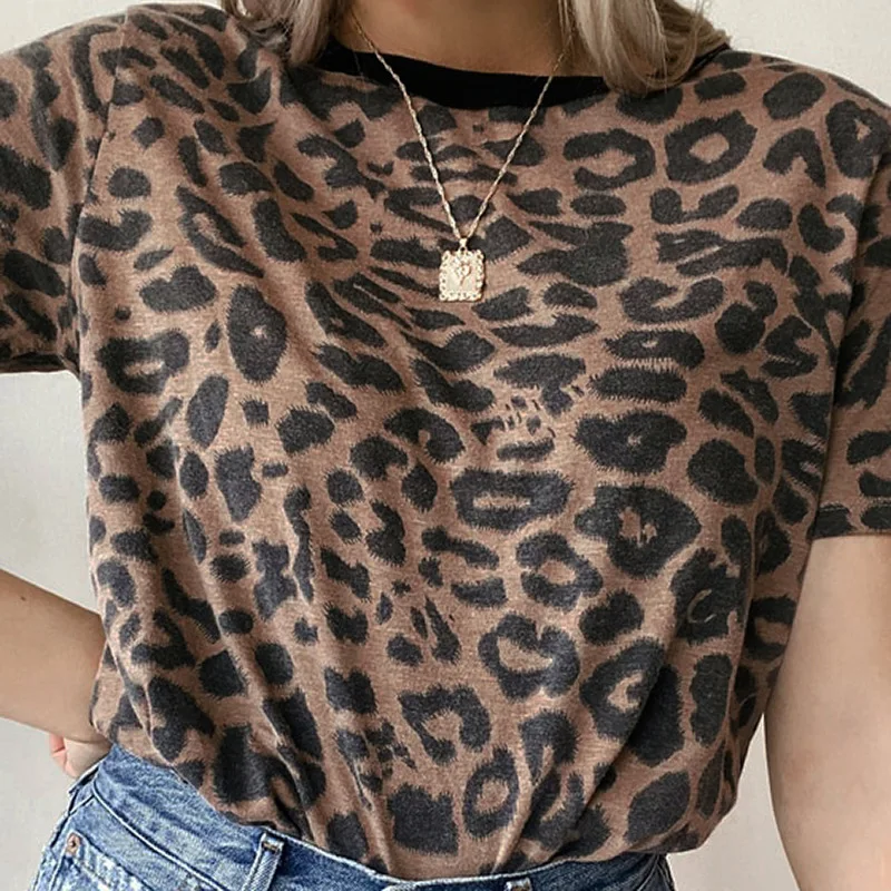 Summer Women 2021 Oversized Top Fashion Brown Leopard Print O-Neck Loose T-Shirt Short Sleeve Tshirts New Fashion Streetwear
Summer Women 2021 Oversized Top Fashion Brown Leopard Print O-Neck Loose T-Shirt Short Sleeve Tshirts New Fashion Streetwear