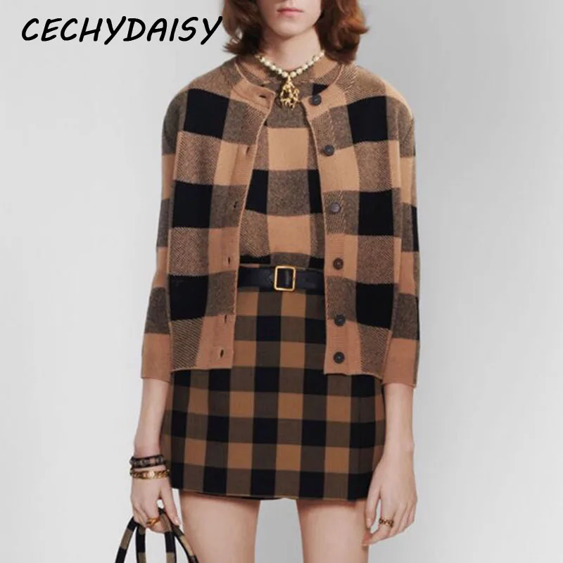 winter autumn Cardigan women high street casual single breasted elegant plaid sweater top knitted clothes outwear roupa
winter autumn Cardigan women high street casual single breasted elegant plaid sweater top knitted clothes outwear roupa