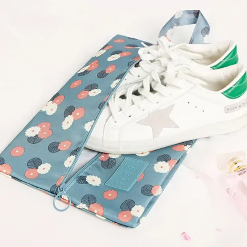 Travel Portable Storage Bag Shoe Storage Bag Household Shoe Cover Washable Foldable Polyester Waterproof And Dustproof Bag
Travel Portable Storage Bag Shoe Storage Bag Household Shoe Cover Washable Foldable Polyester Waterproof And Dustproof Bag