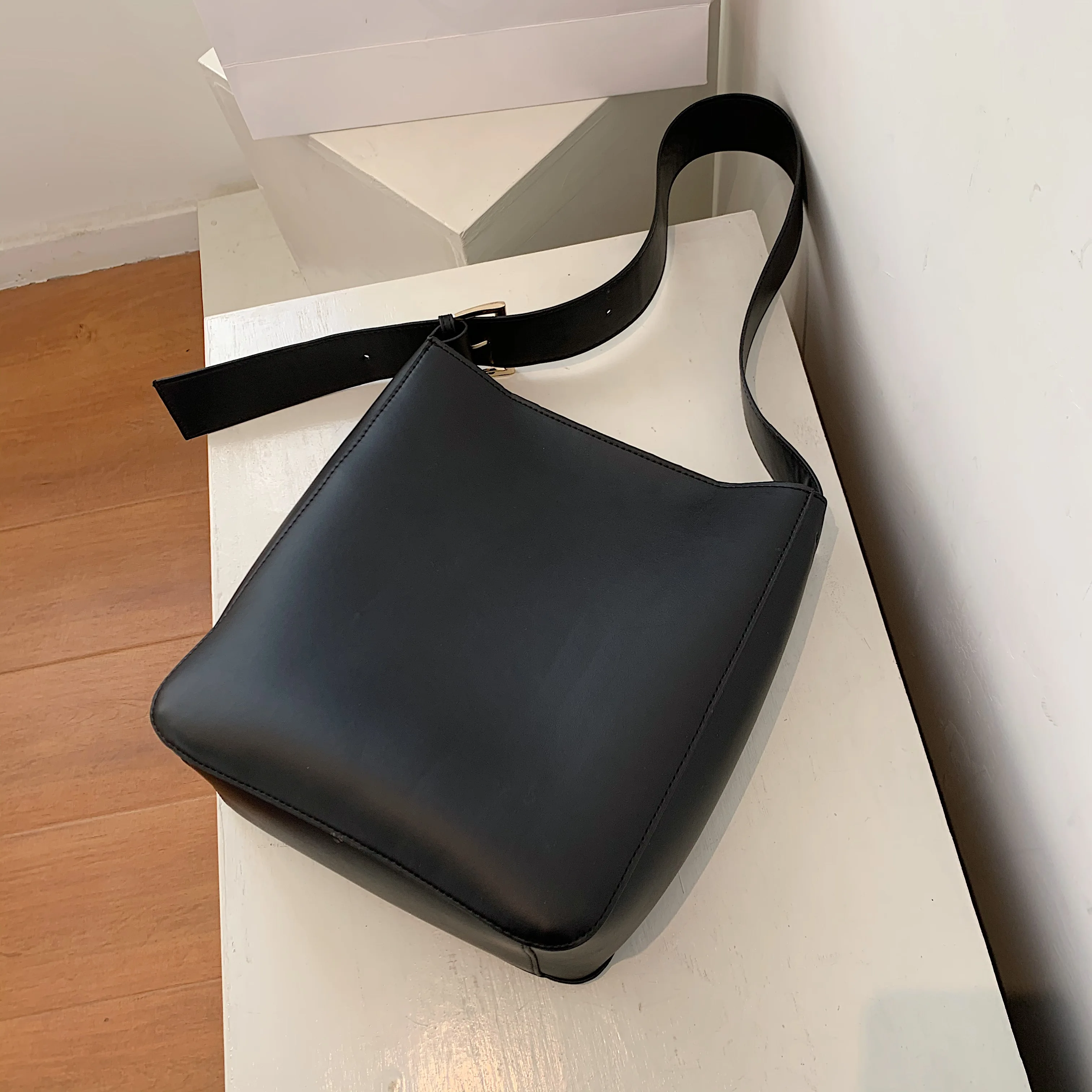 2021 New Woman Handbag Large Capacity Shopping Bag Fashion High Quality Shoulder Bag Female PU Tote Bag Luxury Designer Handbags
2021 New Woman Handbag Large Capacity Shopping Bag Fashion High Quality Shoulder Bag Female PU Tote Bag Luxury Designer Handbags