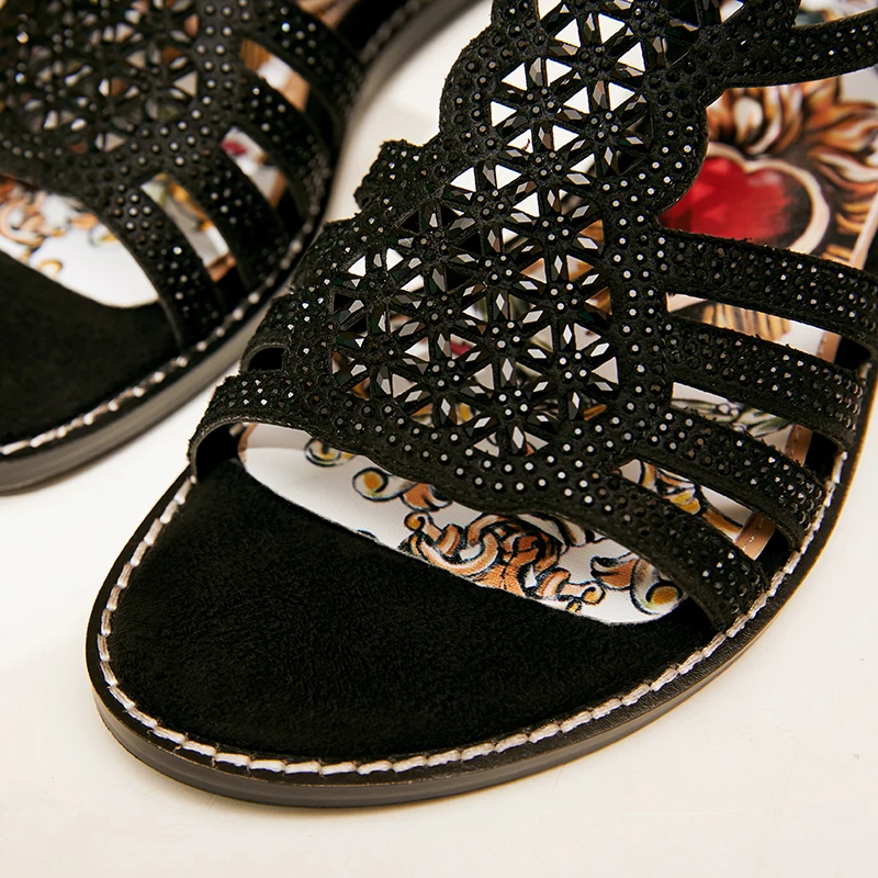 ISNOM Women Suede Flats Sandals Gladiator Sandals Open Toe Zip Up Flats Bohemia Ethnic Hand Painted Crystal Bling Bling Shoes
ISNOM Women Suede Flats Sandals Gladiator Sandals Open Toe Zip Up Flats Bohemia Ethnic Hand Painted Crystal Bling Bling Shoes