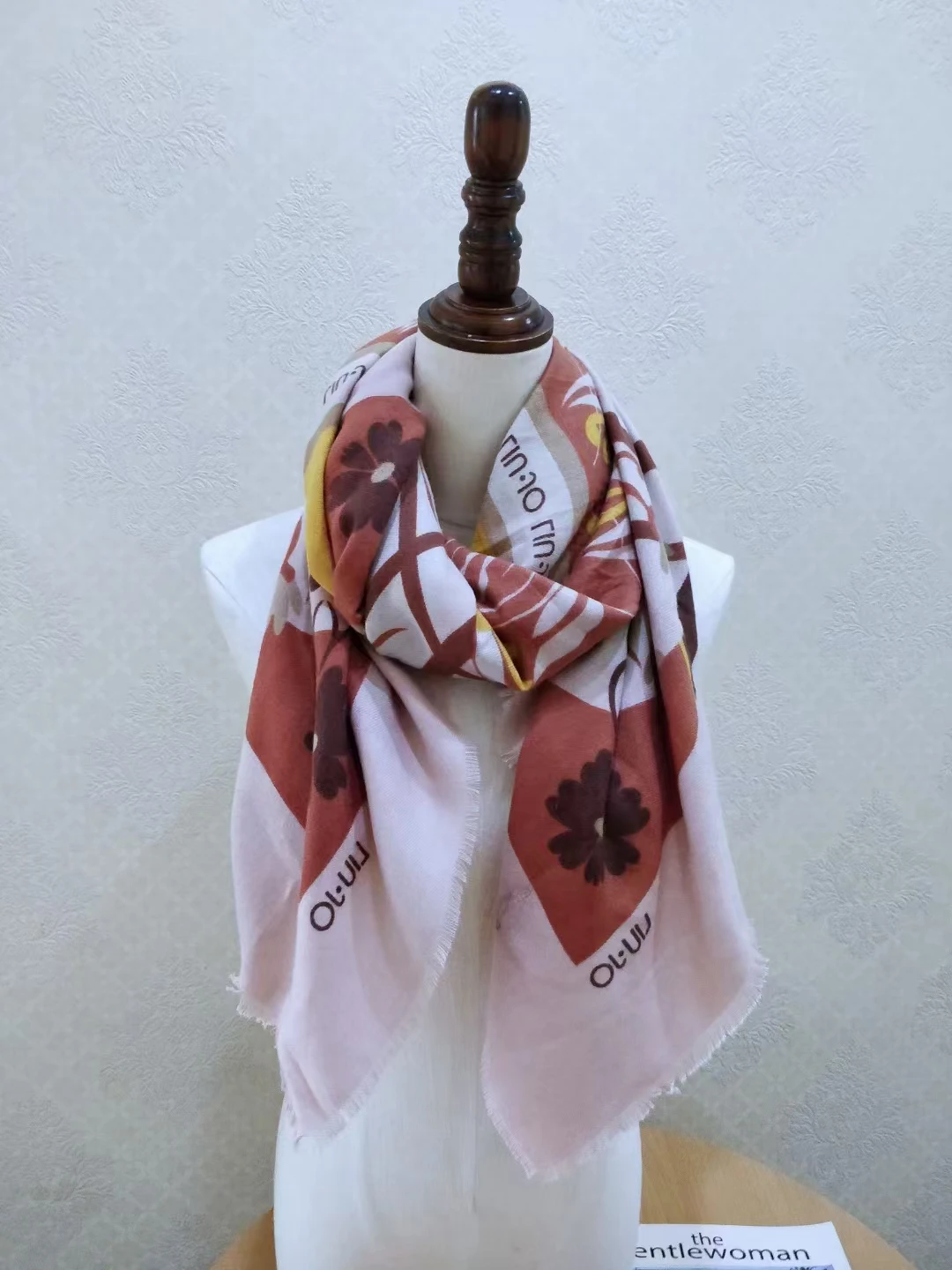 Italy foreign trade lady autumn winter warm fashion scarf temperament elegant big square scarf printed flower neck versatile 1
Italy foreign trade lady autumn winter warm fashion scarf temperament elegant big square scarf printed flower neck versatile 1