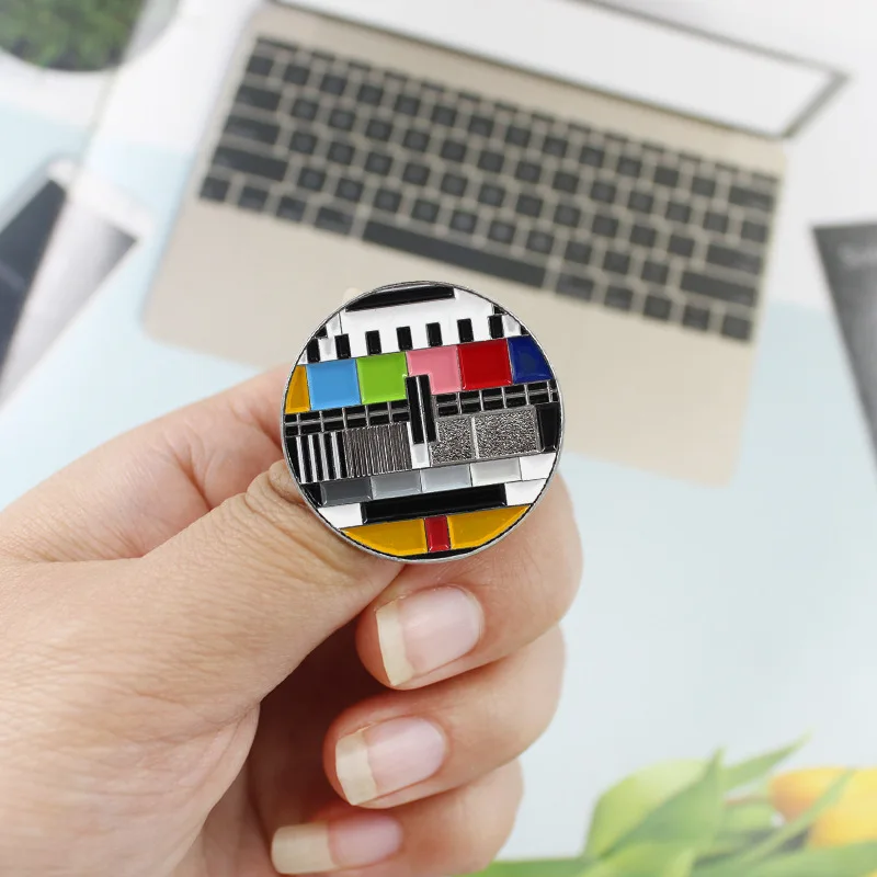 No Signal Enamel Pin TV Screen Brooches for Shirt Lapel Bag Creative Badge Funny Jewelry Gift for Kids Friends
No Signal Enamel Pin TV Screen Brooches for Shirt Lapel Bag Creative Badge Funny Jewelry Gift for Kids Friends