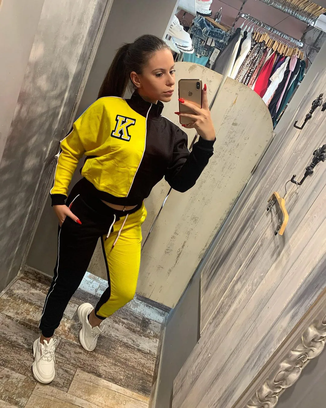 Autumn Winter Causal 2 Piece Set Women Fashion Sports Style Letter Color Matching Zipper Jacket Trousers Suit Women 2pc
Autumn Winter Causal 2 Piece Set Women Fashion Sports Style Letter Color Matching Zipper Jacket Trousers Suit Women 2pc