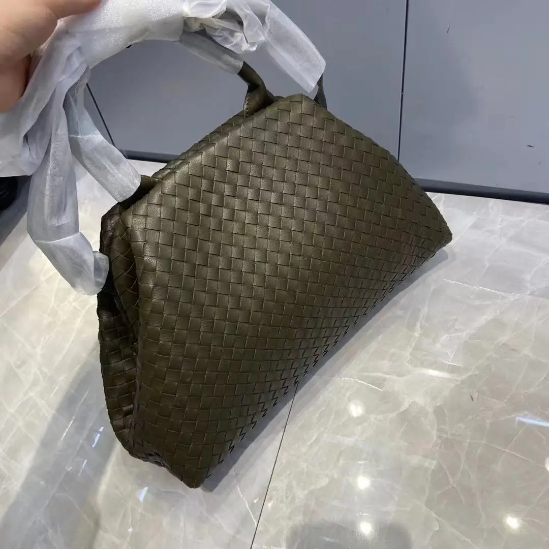 Women's Handbags
Women's Handbags