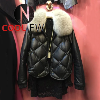 Fashion Brand Genuine Leather Down Coat Women Streetwear Fox Fur Collar Zipper Sheepskin Down Jacket Winter Warm Red Short Coat
Fashion Brand Genuine Leather Down Coat Women Streetwear Fox Fur Collar Zipper Sheepskin Down Jacket Winter Warm Red Short Coat