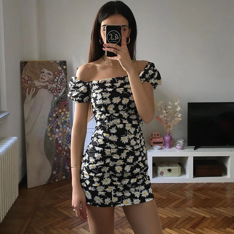 Skinny Daisy Print Mini Dresses Women Street Leisure Party Dress Pleated Aesthetic Vacation Style Dress S
Skinny Daisy Print Mini Dresses Women Street Leisure Party Dress Pleated Aesthetic Vacation Style Dress S