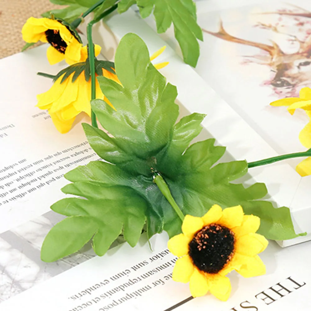 2Pcs Plastic Sunflower Artificial Flower Vine Pedant Home Wedding Garden Party Festival Decor 
2Pcs Plastic Sunflower Artificial Flower Vine Pedant Home Wedding Garden Party Festival Decor
