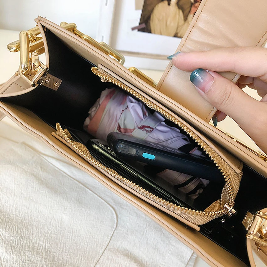 TOYOOSKY Small PU Leather Shoulder Bags For Women 2020 Crossbody Bag Female Fashion Handbags Chain Design Handbag large capacity
TOYOOSKY Small PU Leather Shoulder Bags For Women 2020 Crossbody Bag Female Fashion Handbags Chain Design Handbag large capacity