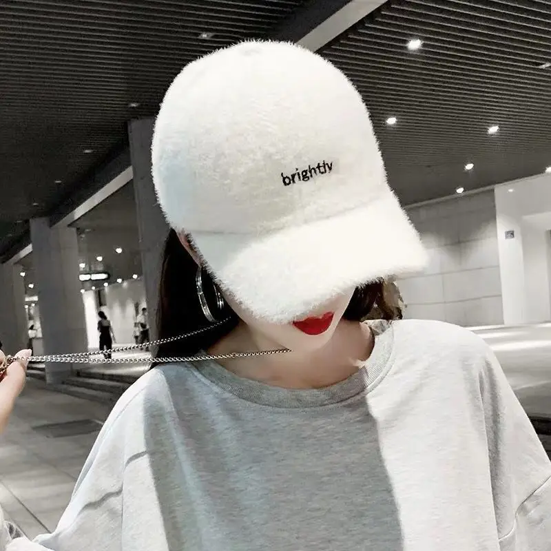 Wool Baseball Cap for Women Winter Hat for Women Suitable for Both Women Dad Hat for Women Thick Bottom and Warm Gorras Bone
Wool Baseball Cap for Women Winter Hat for Women Suitable for Both Women Dad Hat for Women Thick Bottom and Warm Gorras Bone