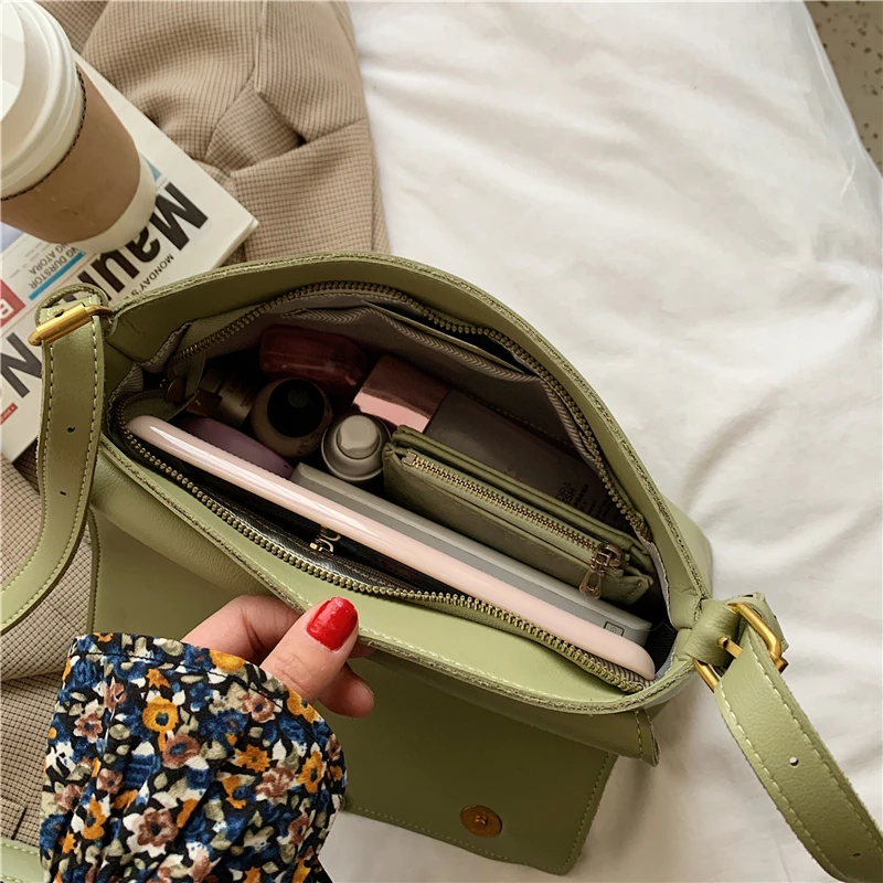 Female Solid Color PU Leather Square Shoulder Bags Clamshell Simple Casual Messenger Bag Vintage Designer Handbags for Women Sac
Female Solid Color PU Leather Square Shoulder Bags Clamshell Simple Casual Messenger Bag Vintage Designer Handbags for Women Sac