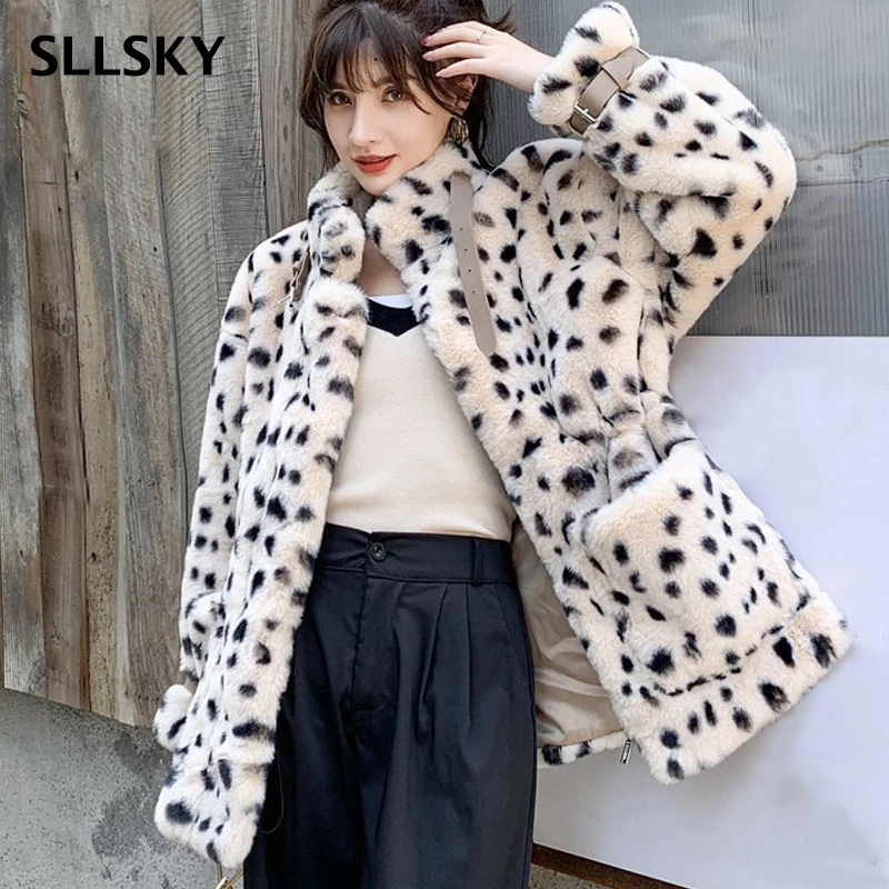 SLLSKY Fashion Print Leopard Faux Fur Coat Women Winter New Warm Long Jacket Female Imitation Fur Coat Loose Thick Lady Outwear
SLLSKY Fashion Print Leopard Faux Fur Coat Women Winter New Warm Long Jacket Female Imitation Fur Coat Loose Thick Lady Outwear