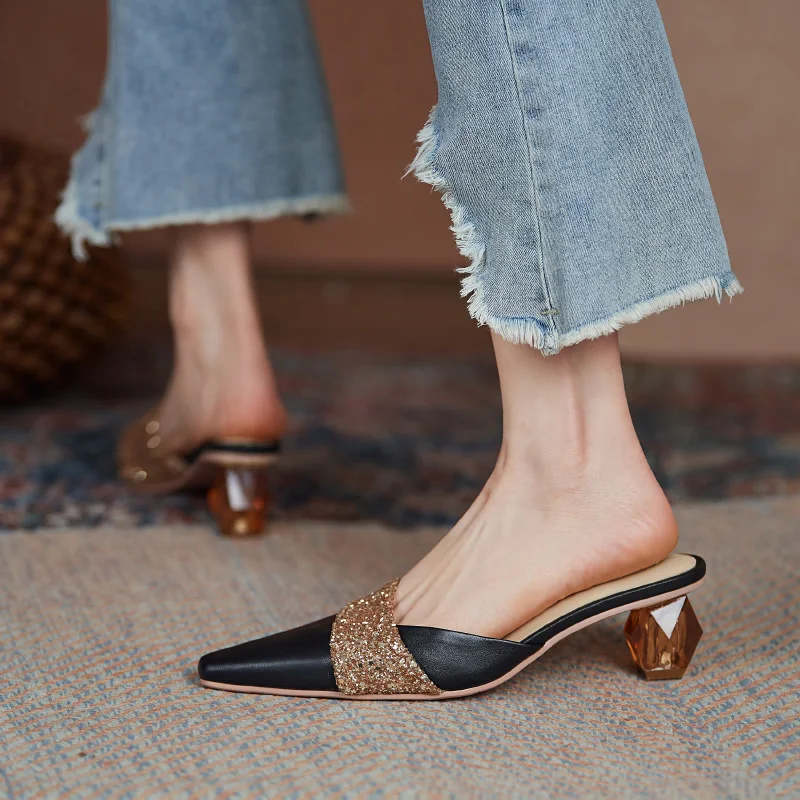 Genuine Leather Women slippers Summer High Heels shoes For Women Retro Party Dancing ladies Pumps large size 34-43
Genuine Leather Women slippers Summer High Heels shoes For Women Retro Party Dancing ladies Pumps large size 34-43