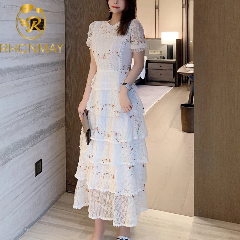 Vintage Layer Ruffles Lace Maxi Dress Runway Summer Women White Floral Embroidery Long Dress Hollow Out Cake Party Dress
Vintage Layer Ruffles Lace Maxi Dress Runway Summer Women White Floral Embroidery Long Dress Hollow Out Cake Party Dress