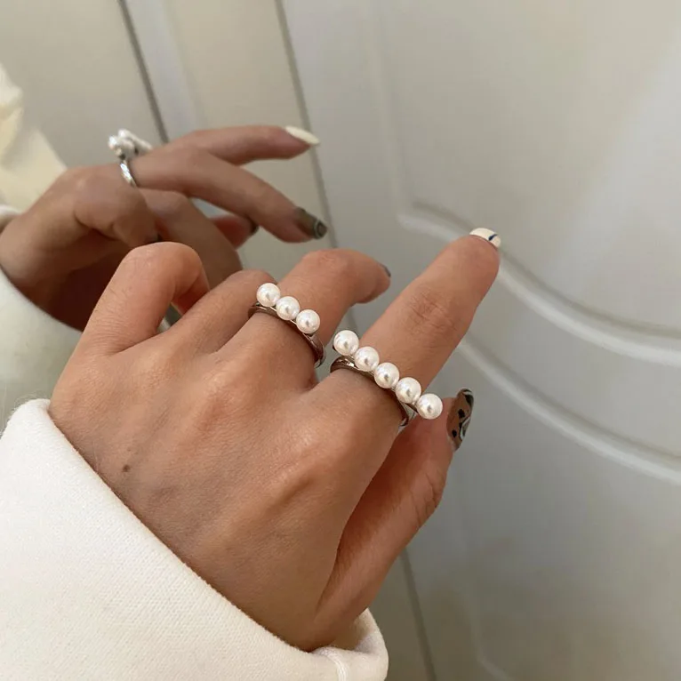 Cool Personality Design Bar Shaped Pearl Ring Jewelry Women Elegant Silver Color Finger Ring Ladies Charms Jewellery Gift
Cool Personality Design Bar Shaped Pearl Ring Jewelry Women Elegant Silver Color Finger Ring Ladies Charms Jewellery Gift
