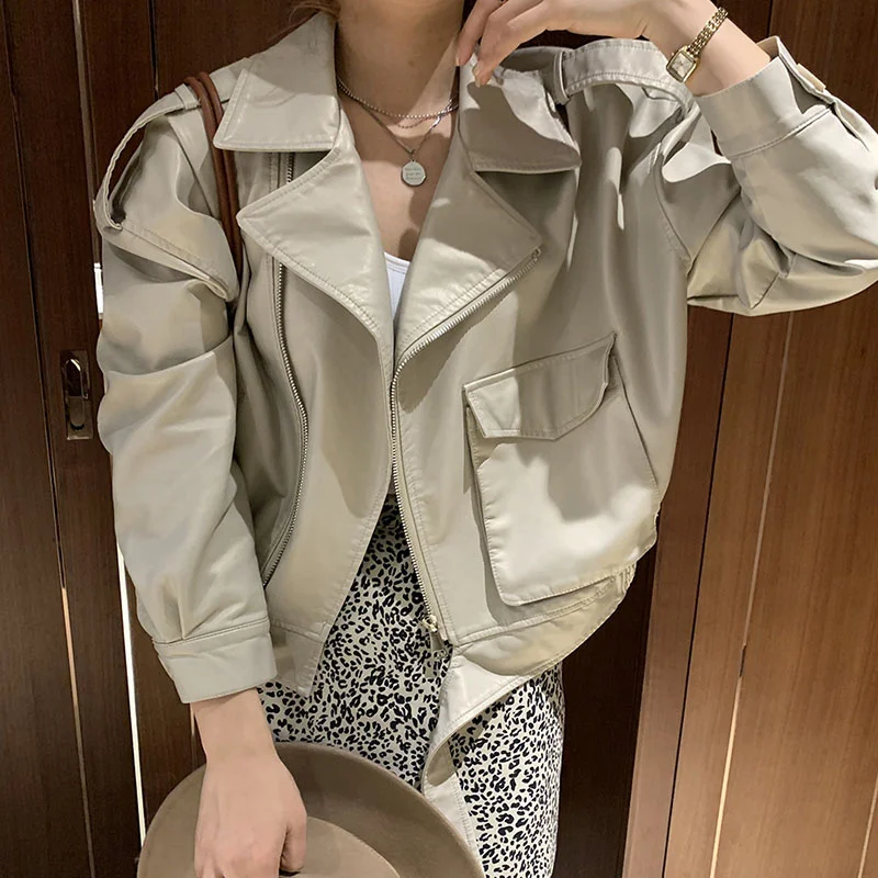 2021 Spring Autumn Women Short Faux PU Leather Jacket Chaqueta Mujer Fashion Big Pocket Loose Streetwear Biker Outerwear Female
2021 Spring Autumn Women Short Faux PU Leather Jacket Chaqueta Mujer Fashion Big Pocket Loose Streetwear Biker Outerwear Female