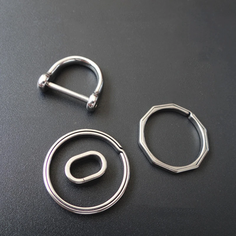 1PC Titanium Alloy Key Rings Keychains Buckle Pendant Super Lightweight Man 
1PC Titanium Alloy Key Rings Keychains Buckle Pendant Super Lightweight Man