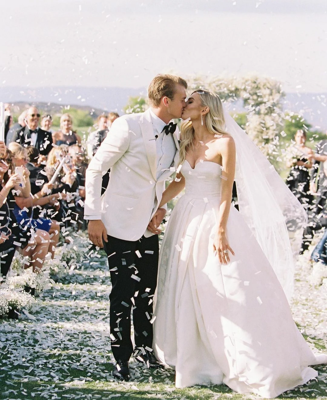 Garden A Line Wedding Dresses Long 2021 Strapless Sweetheart Neck Simple Satin Spring Summer Bridal Gowns Custom Made
Garden A Line Wedding Dresses Long 2021 Strapless Sweetheart Neck Simple Satin Spring Summer Bridal Gowns Custom Made