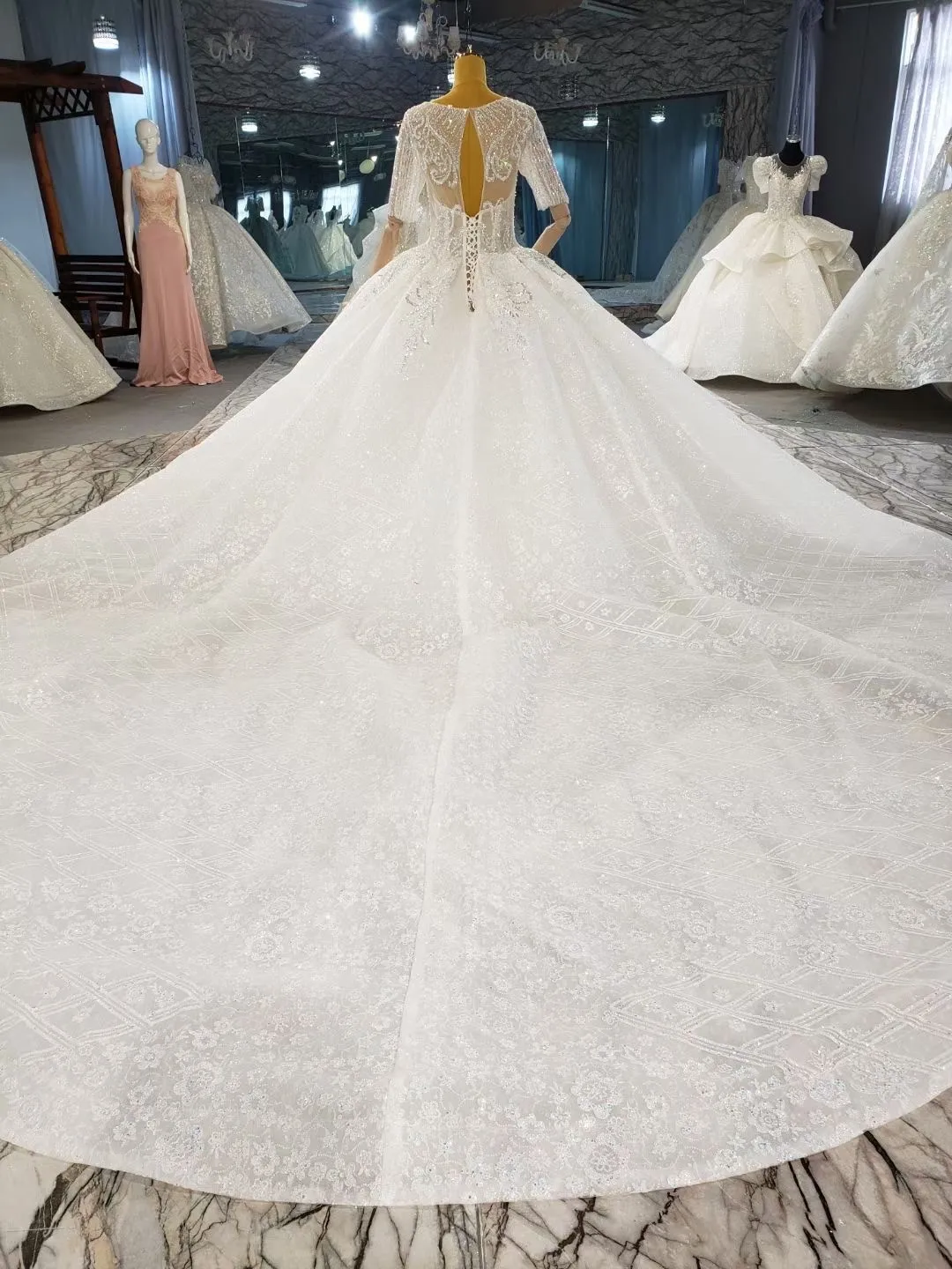 3 4 Sleeves Long Wedding Dresses Ball Gown Sheer V Neck Cap Sleeves Lace Appliqued Real Image Designer Bridal Gowns 
3 4 Sleeves Long Wedding Dresses Ball Gown Sheer V Neck Cap Sleeves Lace Appliqued Real Image Designer Bridal Gowns