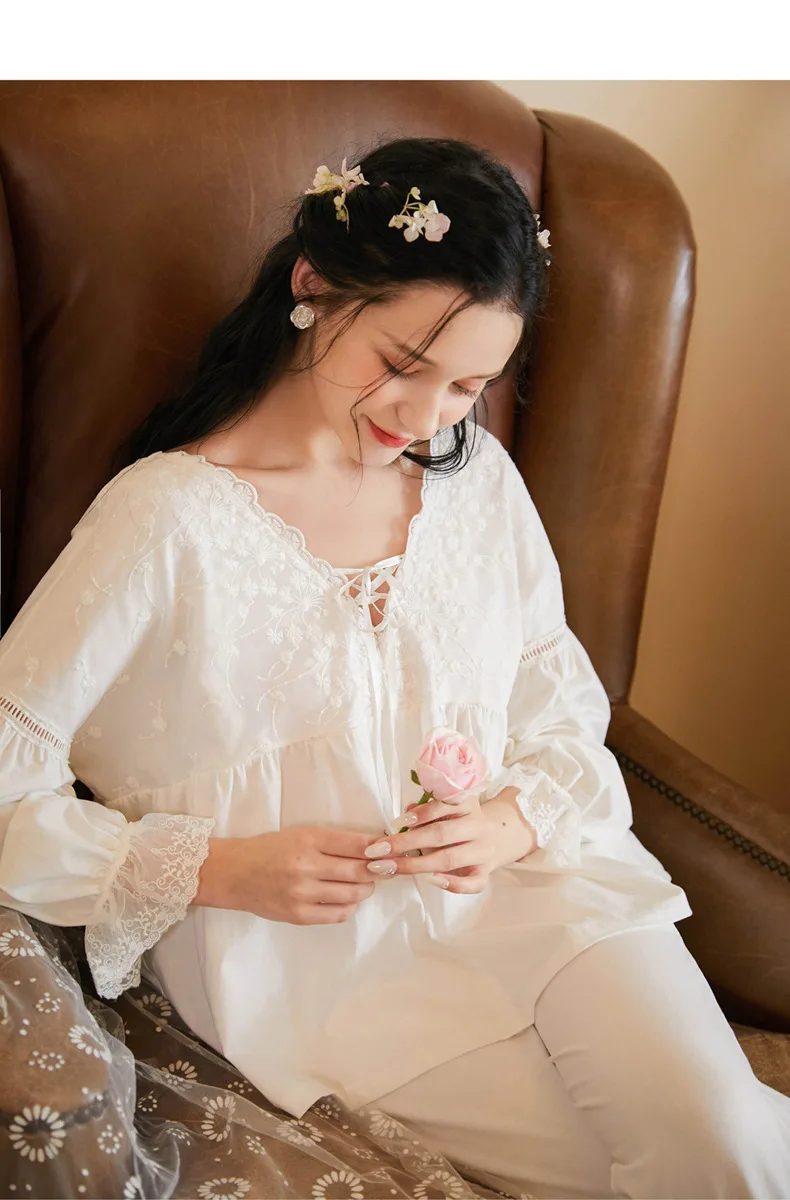 2pcs New Long-sleeved Cotton Pajamas Suit Women Spring Autumn Retro Trousers Loose Plus Size Palace Style Princess Home Service
2pcs New Long-sleeved Cotton Pajamas Suit Women Spring Autumn Retro Trousers Loose Plus Size Palace Style Princess Home Service