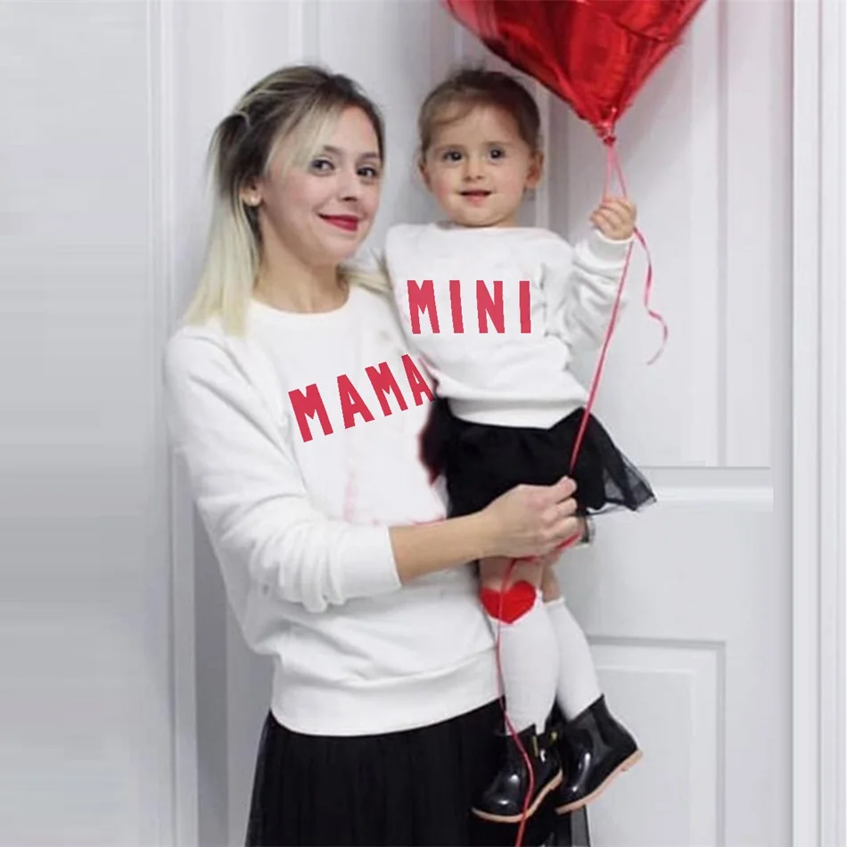 Фото Комплект для семьи Модные свитшоты матери и дочери мини-свитера мамы ребенка