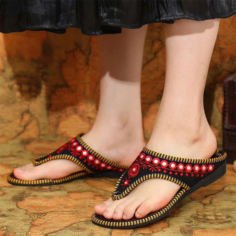 Women Slippers Embroidery Mixed Color Retro Female Flip Flops Summer New Outdoor Beach Fashion Soft Comfy Casual Ladies Sandals
Women Slippers Embroidery Mixed Color Retro Female Flip Flops Summer New Outdoor Beach Fashion Soft Comfy Casual Ladies Sandals