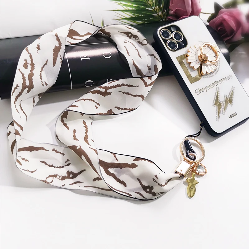 1/2pc Tie-dyed silk scarf lanyard Neck Strap Phone Keys ID Card Holder Lanyard For Keys DIY Hanging Rope
1/2pc Tie-dyed silk scarf lanyard Neck Strap Phone Keys ID Card Holder Lanyard For Keys DIY Hanging Rope