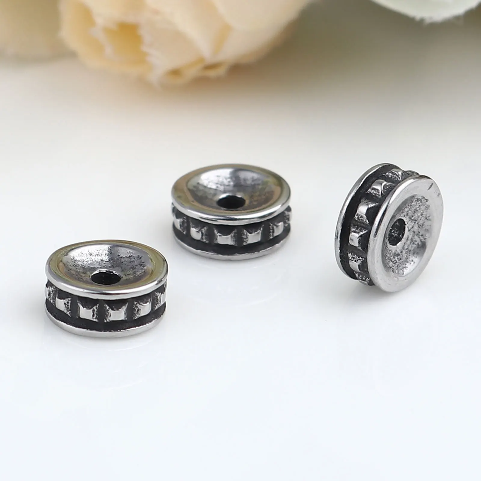 Stainless Steel Beads Round Antique Silver Color Square 8mm Dia., Hole: Approx 1.7mm, 1 Piece
Stainless Steel Beads Round Antique Silver Color Square 8mm Dia., Hole: Approx 1.7mm, 1 Piece