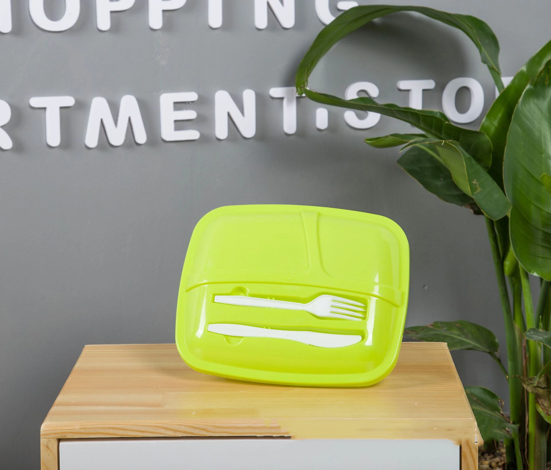 Lunch Box Cutlery With Knife And Fork Compartment Portable Fast Food Box Easy To Clean Practical and Durable Lunch Box
Lunch Box Cutlery With Knife And Fork Compartment Portable Fast Food Box Easy To Clean Practical and Durable Lunch Box