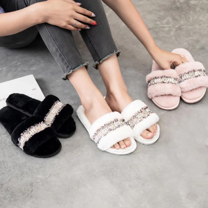 Home Shoes Women Small Pearl Rural Wind Plush Slippers 2019 New Female Non-slip Fur Soft Bottom Comfort Keep warm Slippers y370
Home Shoes Women Small Pearl Rural Wind Plush Slippers 2019 New Female Non-slip Fur Soft Bottom Comfort Keep warm Slippers y370