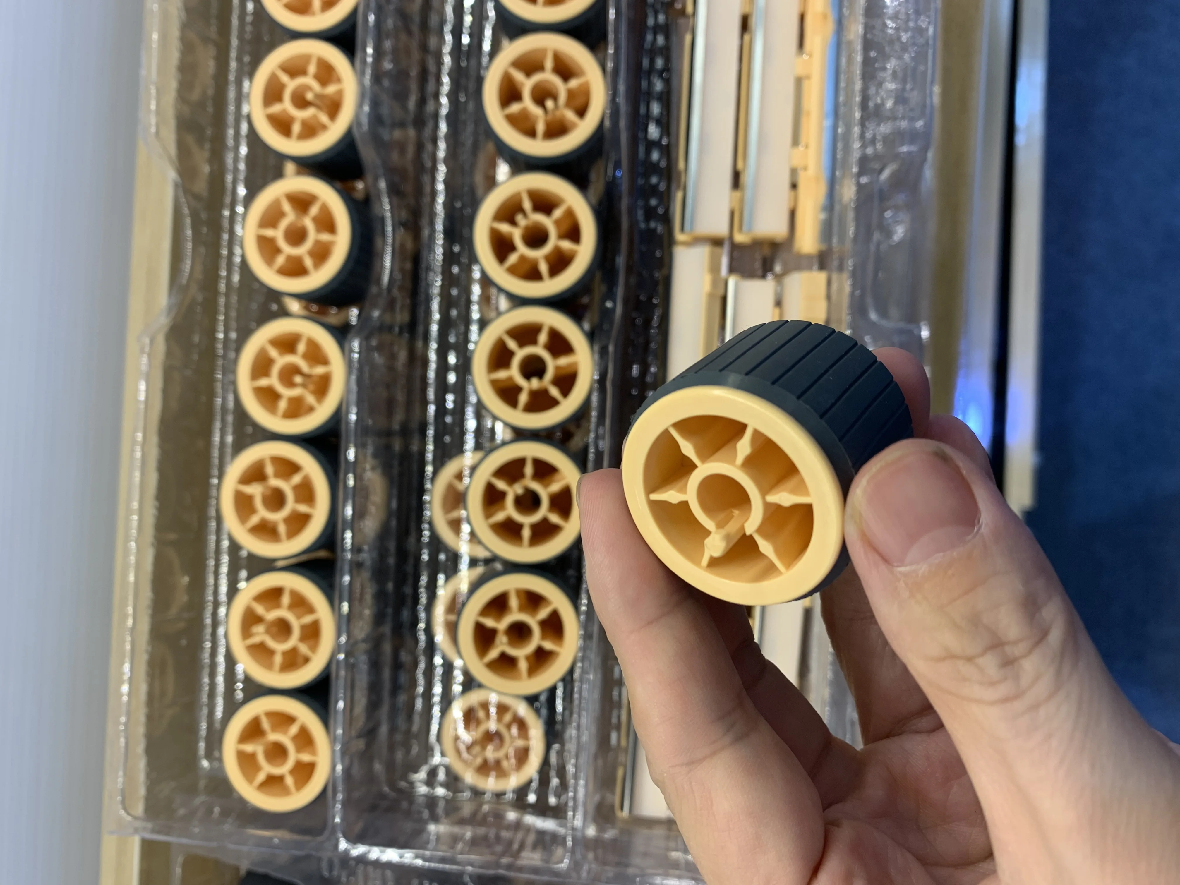 Paper Pickup Roller + Separation PAD for Xerox C118 5016 5020 M118 S2420 S2240 S2056 M118i S1810 S2010 S2011
Paper Pickup Roller + Separation PAD for Xerox C118 5016 5020 M118 S2420 S2240 S2056 M118i S1810 S2010 S2011
