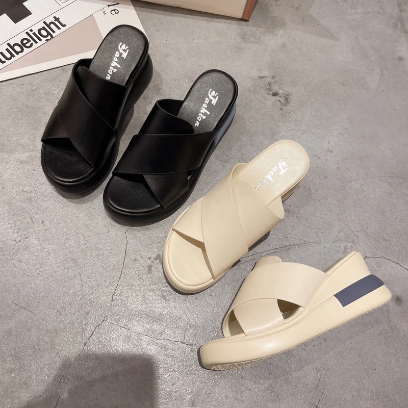 2021 Summer Platform Wedge Slippers Women Thick Sole Pu Leather Cross Strap Height Increasing Outdoor Slides Ladies Female Shoes
2021 Summer Platform Wedge Slippers Women Thick Sole Pu Leather Cross Strap Height Increasing Outdoor Slides Ladies Female Shoes