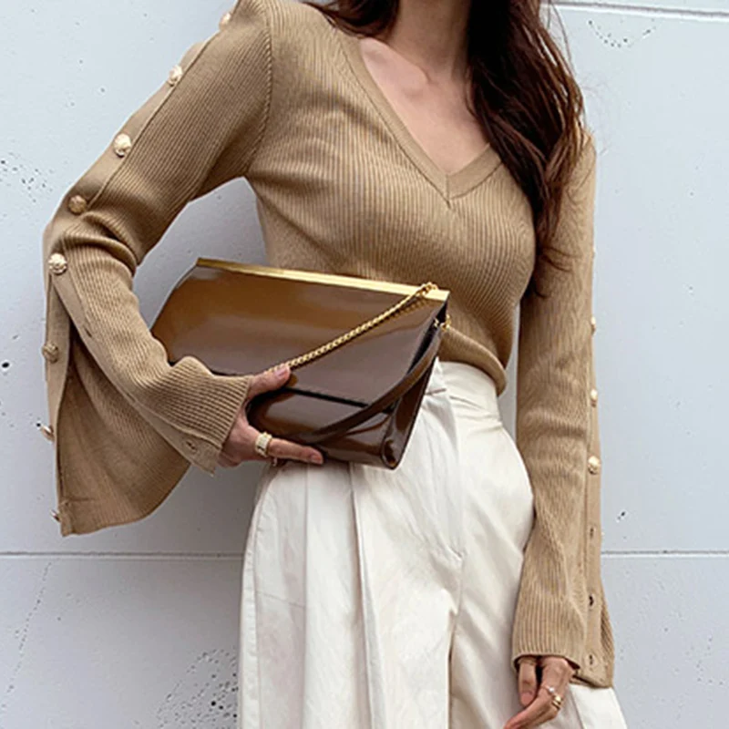 Women's Vintage Knitted Pullover Solid V-Neck Pit Pattern Split Flare Sleeves Buttons Slim Knitting Pullover Spring Autumn 2021 
Women's Vintage Knitted Pullover Solid V-Neck Pit Pattern Split Flare Sleeves Buttons Slim Knitting Pullover Spring Autumn 2021