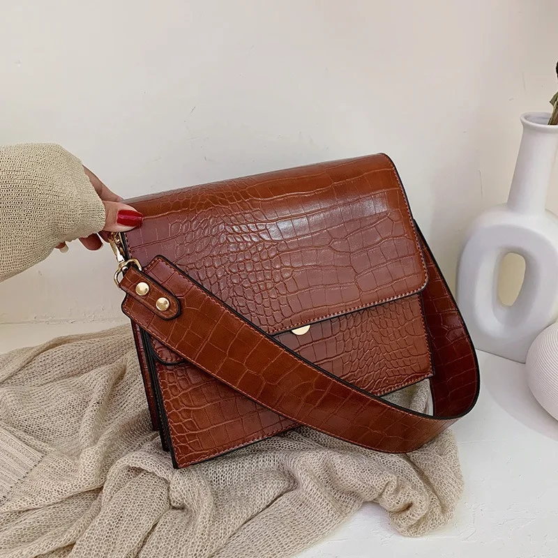 High-end trend 2021 spring trendy fashion messenger bag new texture stone pattern single shoulder women's small square bag
High-end trend 2021 spring trendy fashion messenger bag new texture stone pattern single shoulder women's small square bag