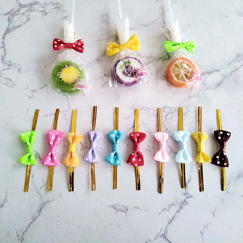100pcs Bow Tie Wrapping Golden Wire Bowknot Binding Lollipop Candy Packaging Bags Fastener Sealing Fixed Ties Gift Box Supplies
100pcs Bow Tie Wrapping Golden Wire Bowknot Binding Lollipop Candy Packaging Bags Fastener Sealing Fixed Ties Gift Box Supplies
