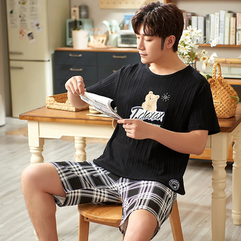 Male Daily Plus Size Cartoon Pajamas Fashion Black And White Grid Shorts Men Pajamas Summer Cotton O-Neck Short Sleeve Sleepwear 
Male Daily Plus Size Cartoon Pajamas Fashion Black And White Grid Shorts Men Pajamas Summer Cotton O-Neck Short Sleeve Sleepwear