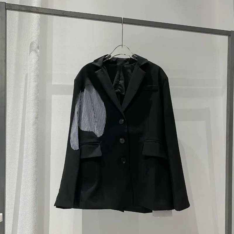 2020 Autumn New Solid Black Personality Irregular Digging Patchwork Striped Casual Silhouette Suit Jacket Women
2020 Autumn New Solid Black Personality Irregular Digging Patchwork Striped Casual Silhouette Suit Jacket Women