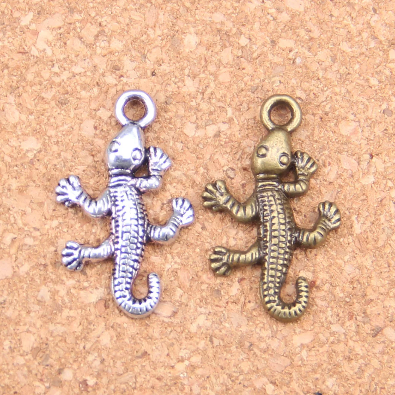 120pcs Charms gecko lizard 25x15mm Antique Pendants,Vintage Tibetan Silver Jewelry,DIY for bracelet necklace
120pcs Charms gecko lizard 25x15mm Antique Pendants,Vintage Tibetan Silver Jewelry,DIY for bracelet necklace