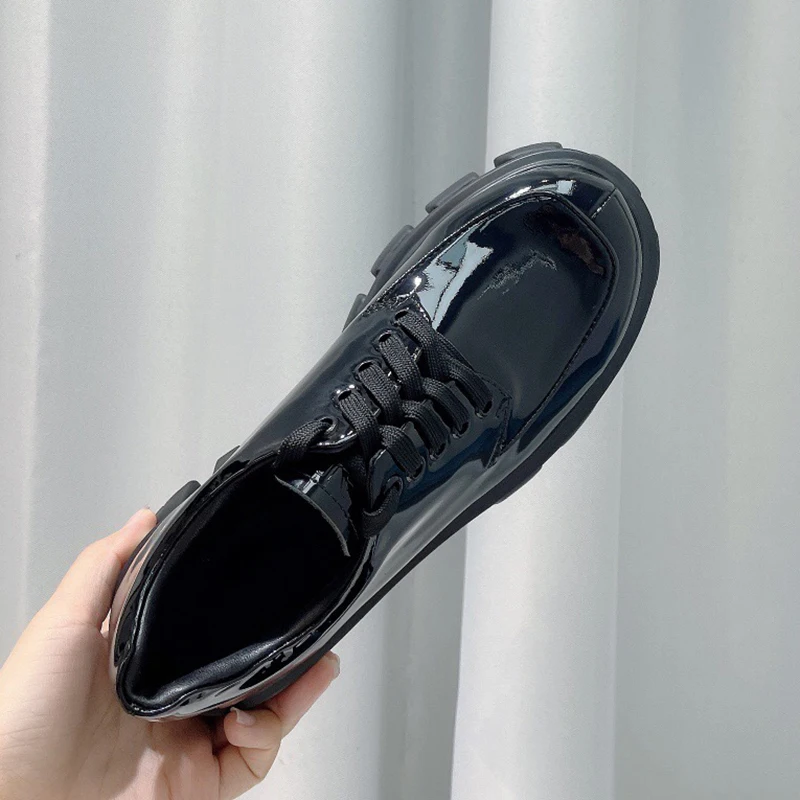 Spring New Patent Leather Woman Lace-up flat Shoes Comfortable catwalk thick bottom muffine shoes Non-slip Height leisure shoes
Spring New Patent Leather Woman Lace-up flat Shoes Comfortable catwalk thick bottom muffine shoes Non-slip Height leisure shoes