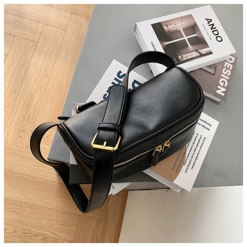 2021 New Casual Saddle Bag Fashion Shoulder Bag Texture PU Soft Leather Messenger Bag Wide Shoulder Strap Female Bag Bag Trend
2021 New Casual Saddle Bag Fashion Shoulder Bag Texture PU Soft Leather Messenger Bag Wide Shoulder Strap Female Bag Bag Trend
