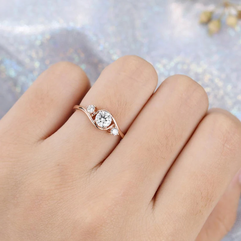Женское Обручальное кольцо с муассанитом из розового золота 14 к 0 5карат |