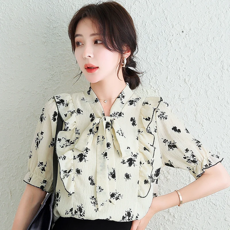 2021 spring and summer new fashion all-match bow-knot chiffon short-sleeved sweet ruffled floral shirt women
2021 spring and summer new fashion all-match bow-knot chiffon short-sleeved sweet ruffled floral shirt women