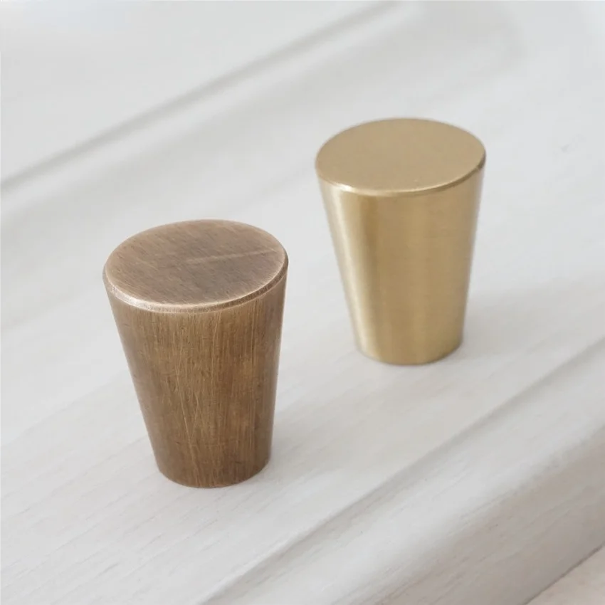 1PCS Solid Brass Furniture Knobs Handles Gold Cabinet Knob Wardrobe Closet Door Pull Modern Bookcase Desk Drawer Handle Hardware 
1PCS Solid Brass Furniture Knobs Handles Gold Cabinet Knob Wardrobe Closet Door Pull Modern Bookcase Desk Drawer Handle Hardware