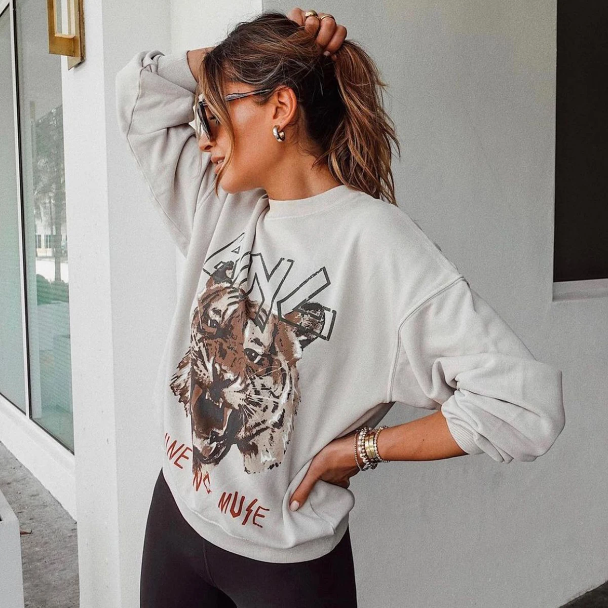 Jastie Hippie Tiger Head Graphic Sweatshirt Woman Autumn Long Sleeve O Neck Cotton Hoodies Casual Vintage Classic Pullovers Top 
Jastie Hippie Tiger Head Graphic Sweatshirt Woman Autumn Long Sleeve O Neck Cotton Hoodies Casual Vintage Classic Pullovers Top