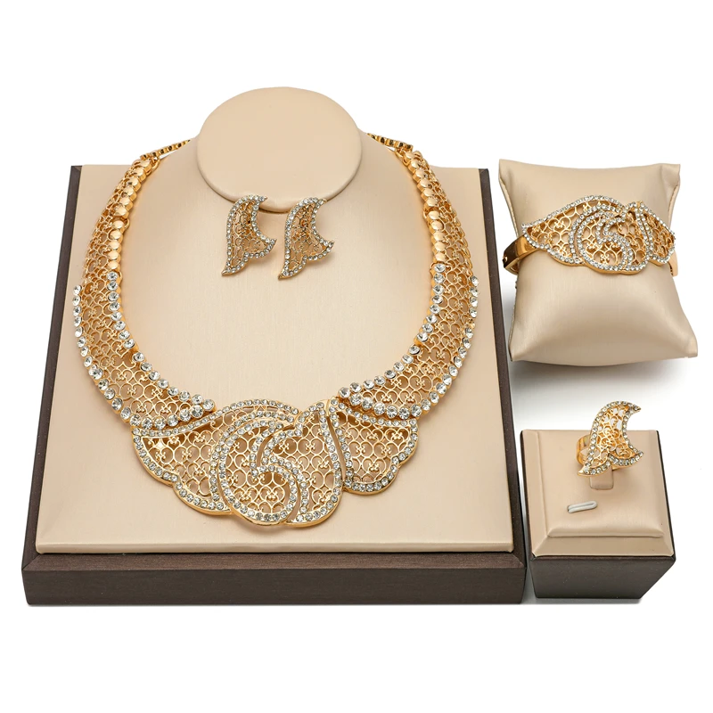 2021 Dubai Gold bridal Jewelry Sets Wholesale Nigerian Wedding accessories jewelry set Brand statement woman Costume Jewelry Set
2021 Dubai Gold bridal Jewelry Sets Wholesale Nigerian Wedding accessories jewelry set Brand statement woman Costume Jewelry Set