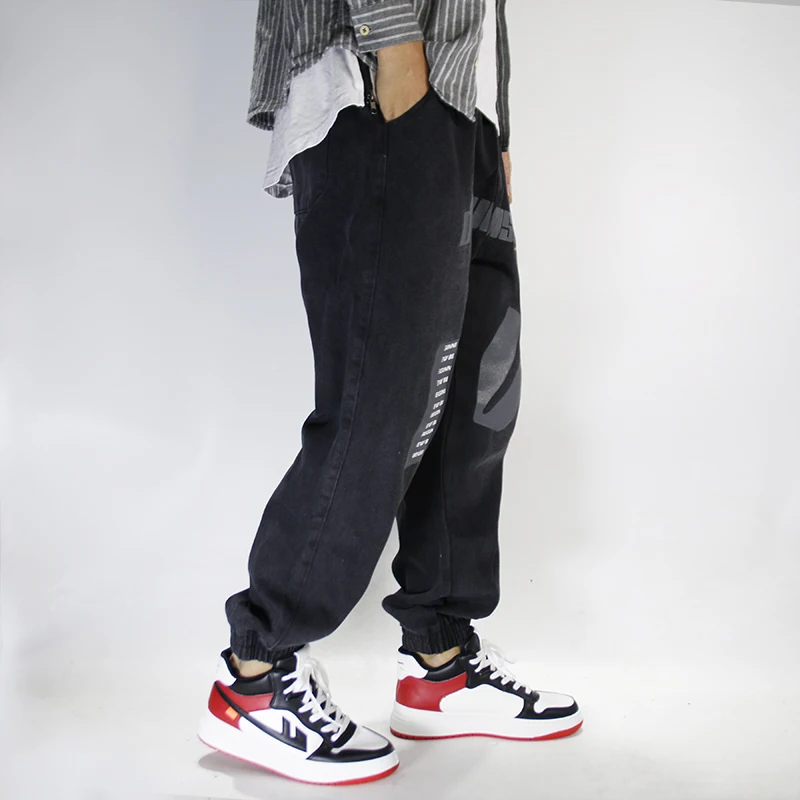 Fashion Streetwear Men Jeans High Quality Printed Designer Casual Denim Cargo Pants Homme Hip Hop Joggers Wide Leg Jeans For Men
Fashion Streetwear Men Jeans High Quality Printed Designer Casual Denim Cargo Pants Homme Hip Hop Joggers Wide Leg Jeans For Men