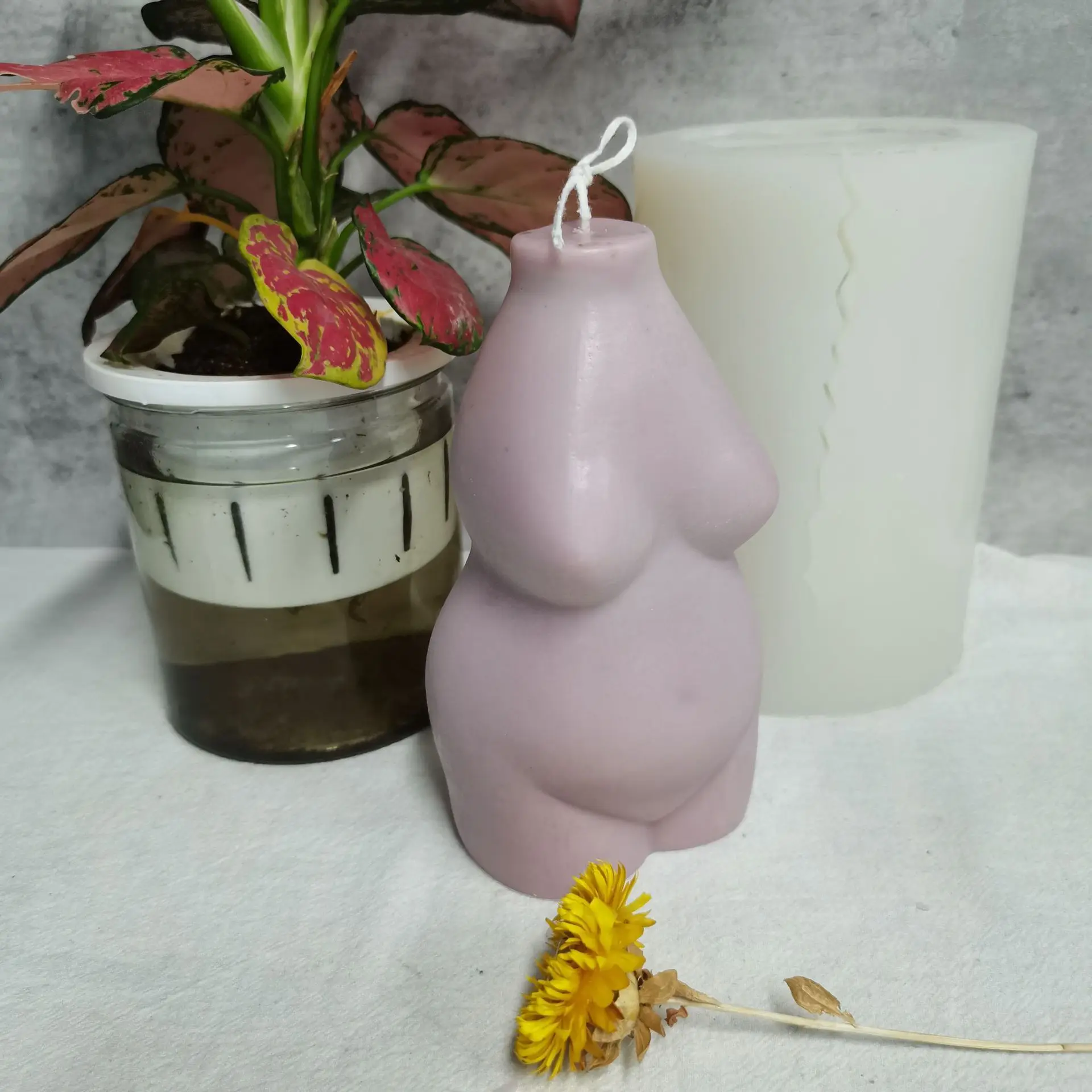 Simple Abstract Woman Body Silicone Mold for DIY Handmade Aromatherapy Candle Ornaments Handicrafts Soap Mold Hand Gift Making
Simple Abstract Woman Body Silicone Mold for DIY Handmade Aromatherapy Candle Ornaments Handicrafts Soap Mold Hand Gift Making