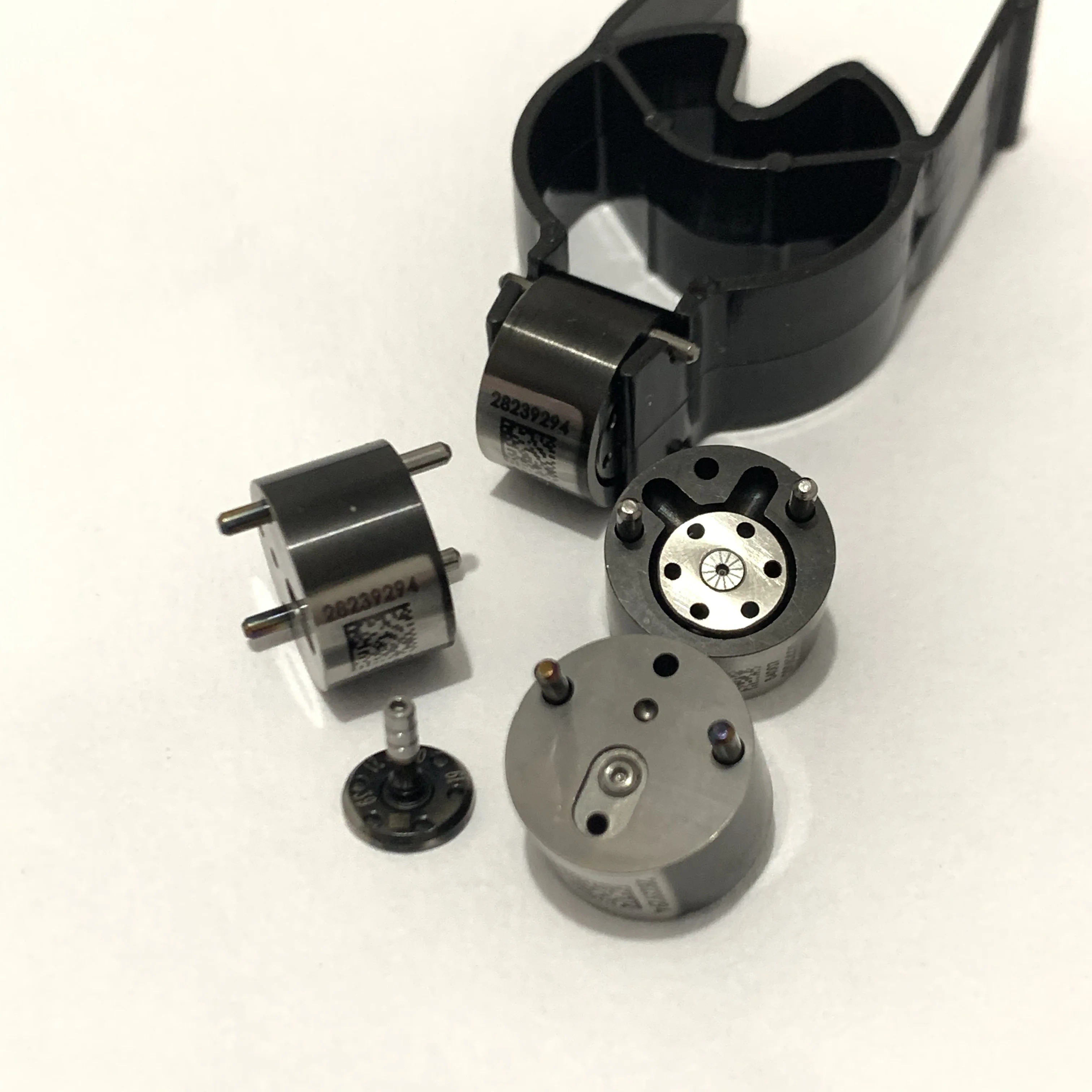 Евро 3, дизельные топливные форсунки Common Rail, регулирующие клапаны 9308-621C 9308Z621C 28239294 28440421 для Delphi 
Евро 3, дизельные топливные форсунки Common Rail, регулирующие клапаны 9308-621C 9308Z621C 28239294 28440421 для Delphi